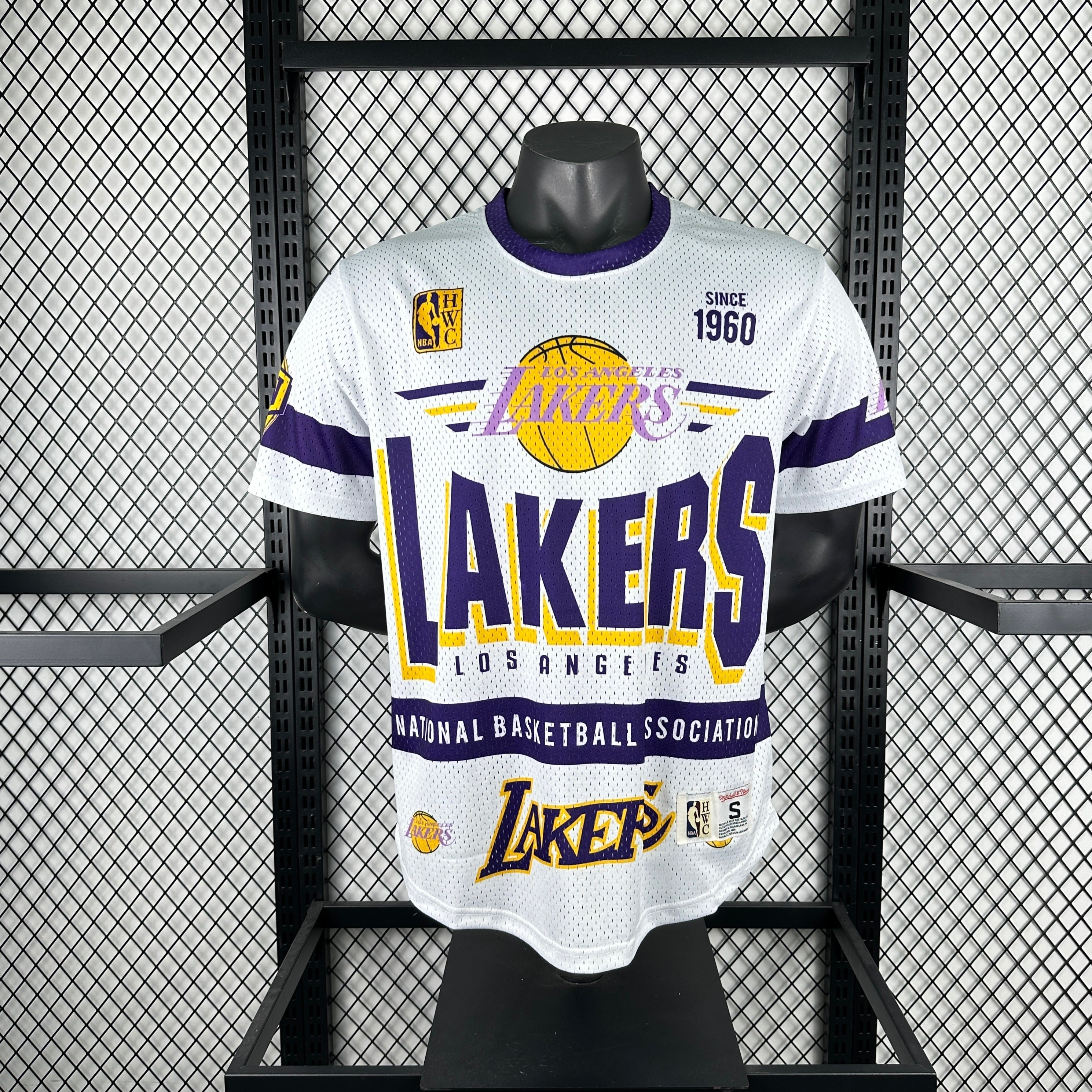 26 Los Angeles Lakers-Mitchell & Ness