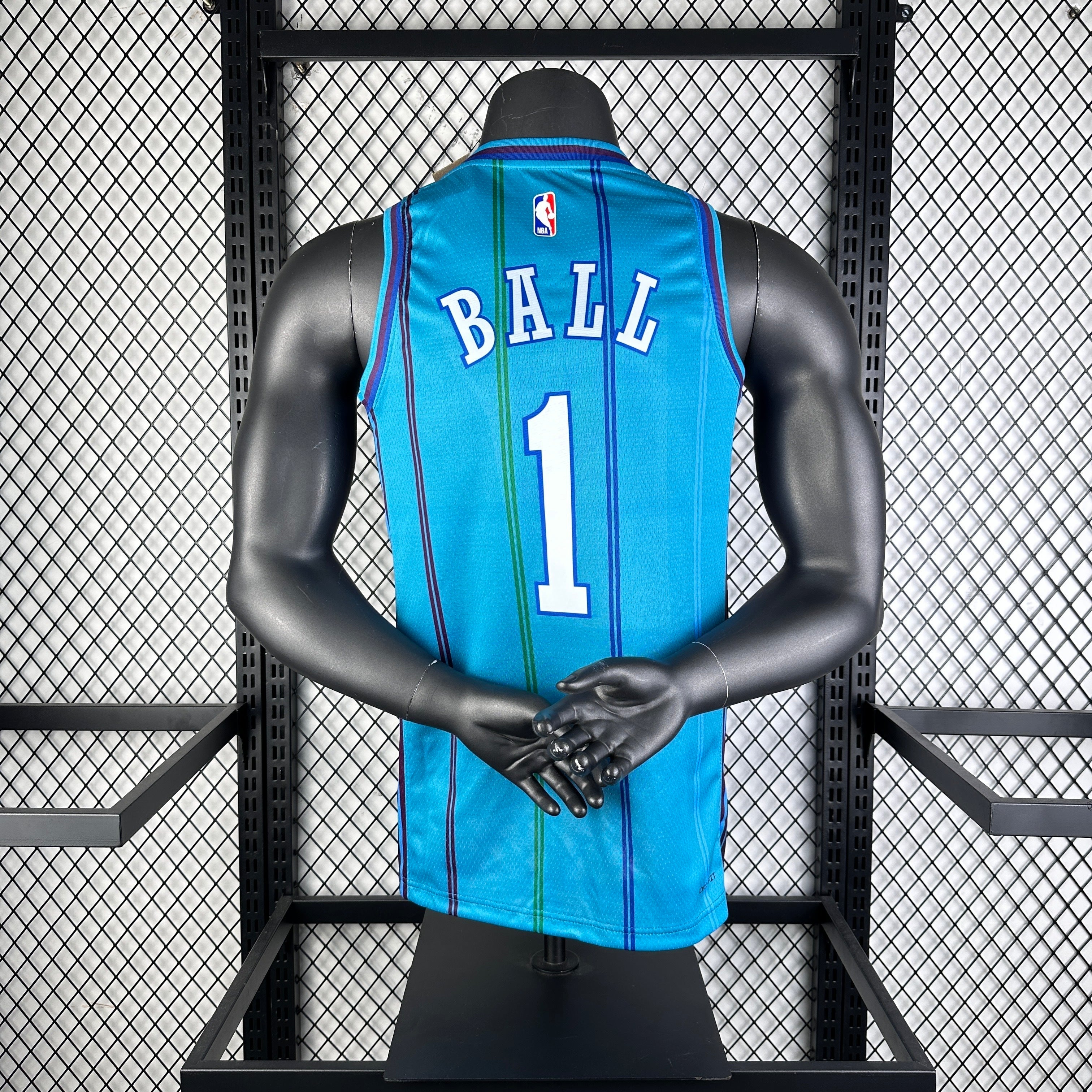24 Charlotte Hornets-Retro-1