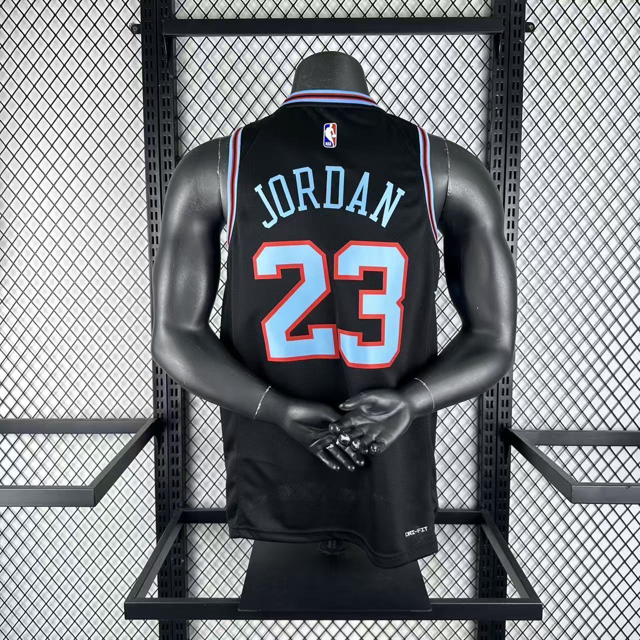 26 Chicago Bulls-City Edition-23