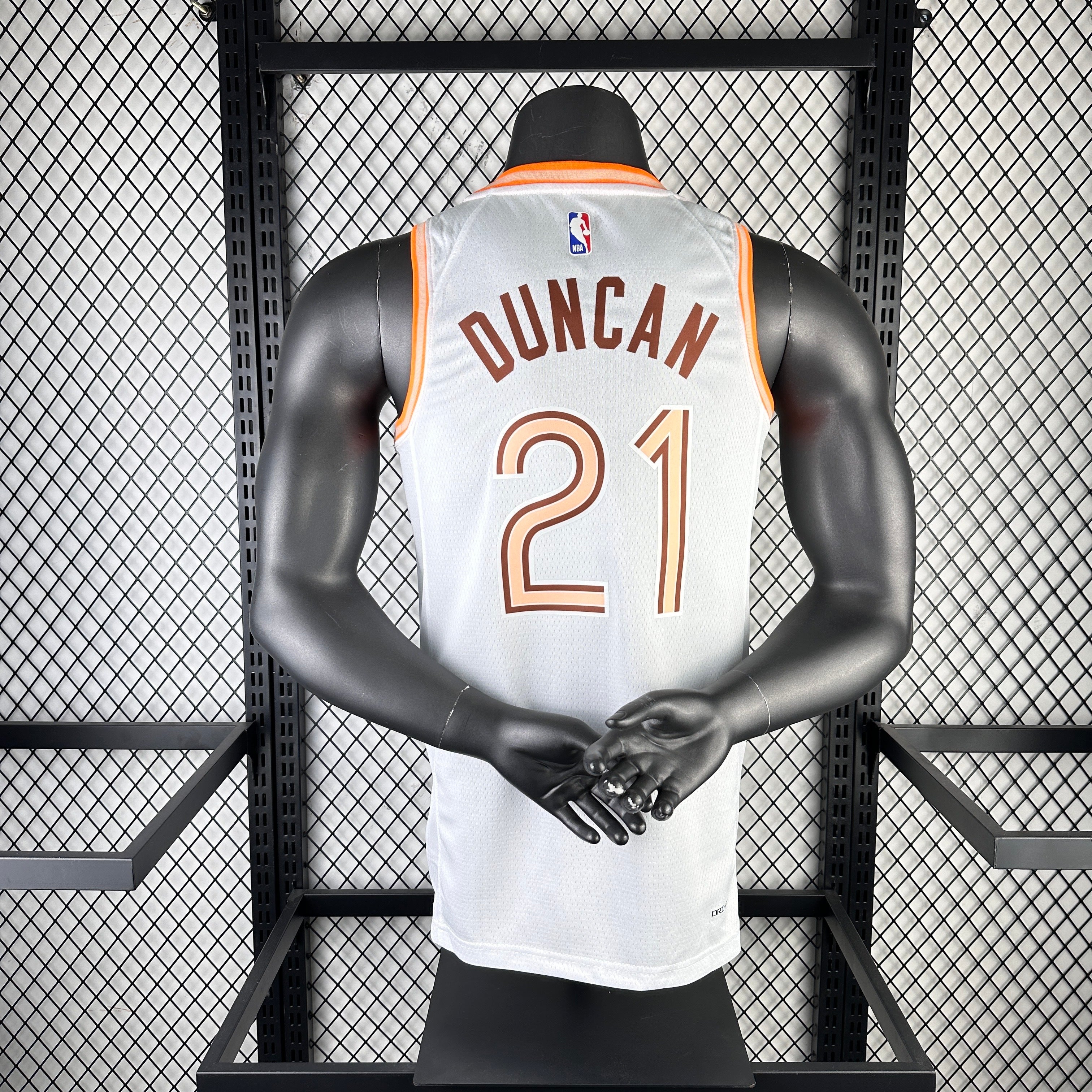 24 San Antonio Spurs-City Edition-21