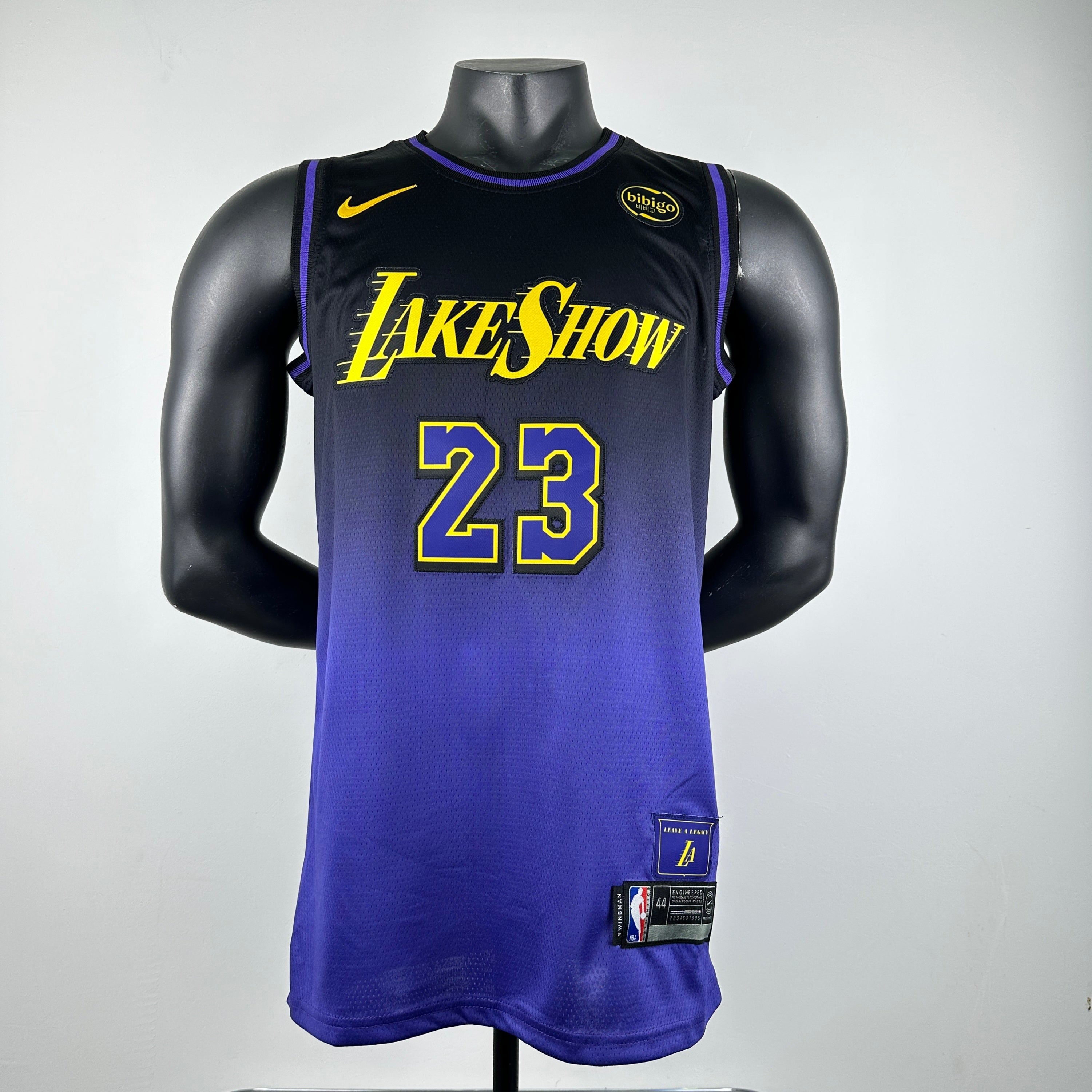 25 Los Angeles Lakers no.23