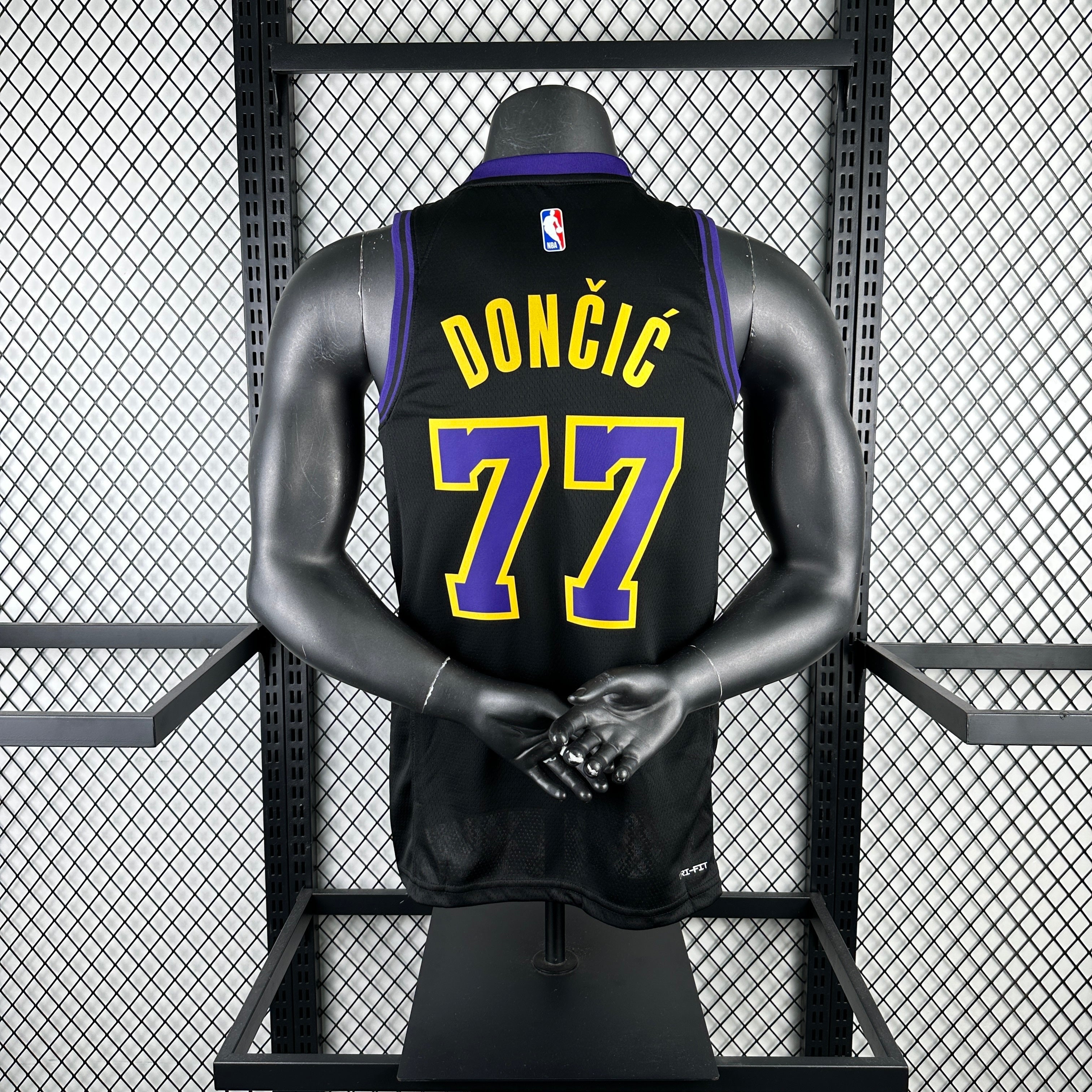 26 Los Angeles Lakers-City Edition-77